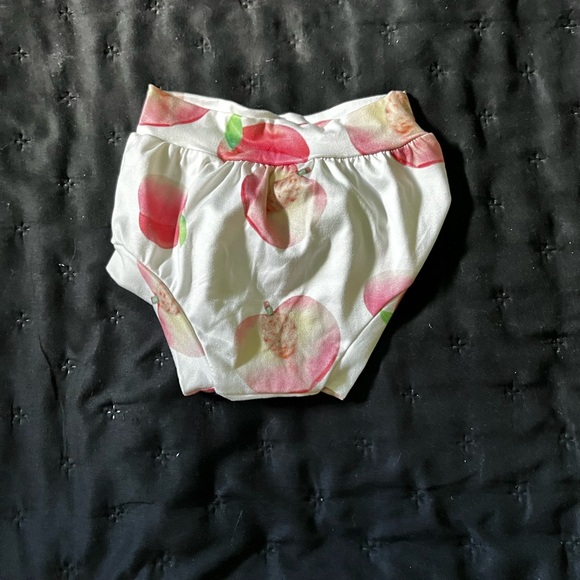 6 Misc Baby clothing items - Picture 4 of 6